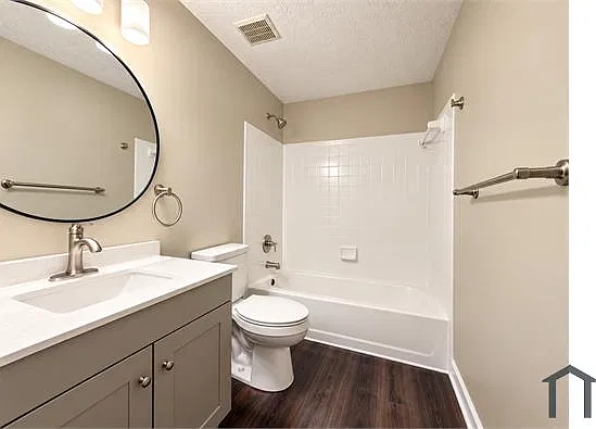 4 bed, 1560 sqft, $3,300 — Photo 2