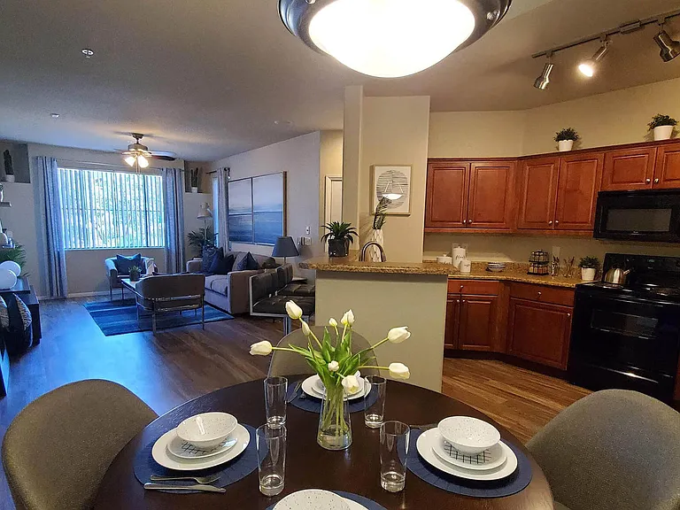1c1 757 SQFT 1 Bed 1 Bath
