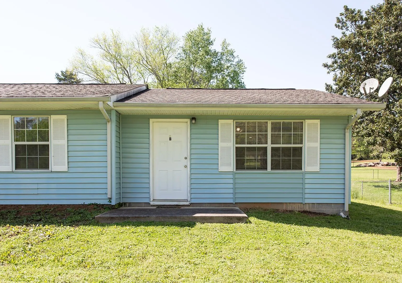 2 bed, 935 sqft, $1,325 — Photo 1