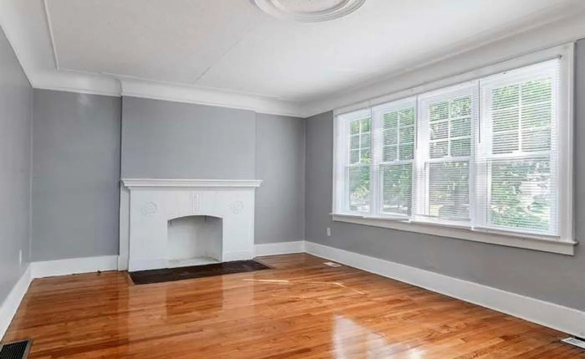 5045 Kensington Rd — Photo 3