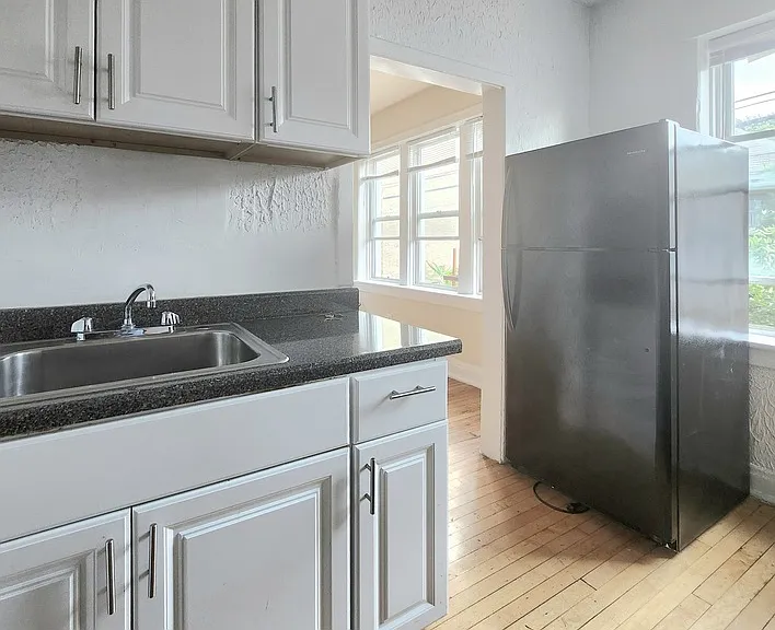 1916 N Drake Ave #1E — Photo 1