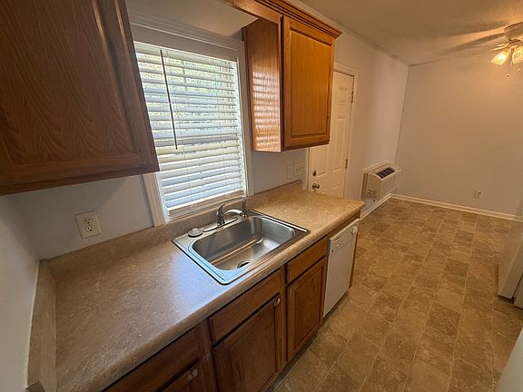 5th image of 2037 W McCormick St #2