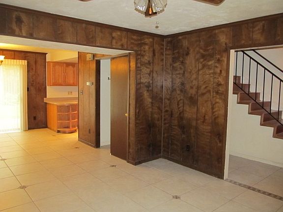 2nd image of 3717 Suffolk Dr