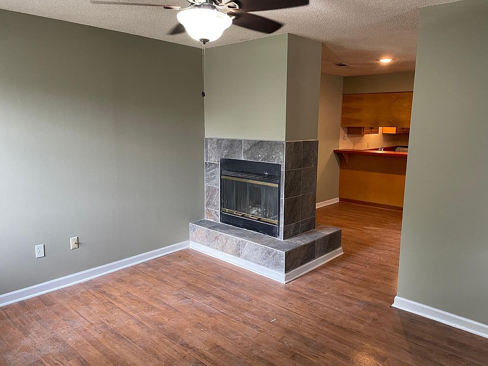 1st image of 6007 Charles Dr #B