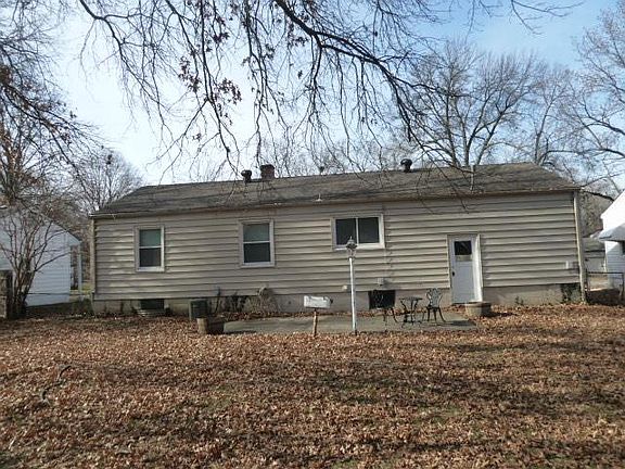 2nd image of 8215 Ward Parkway Plz