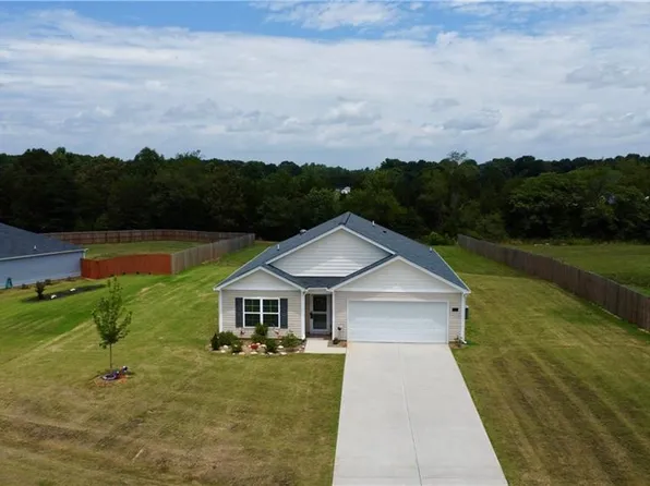 202 Alamos Ave, Lexington, NC 27295