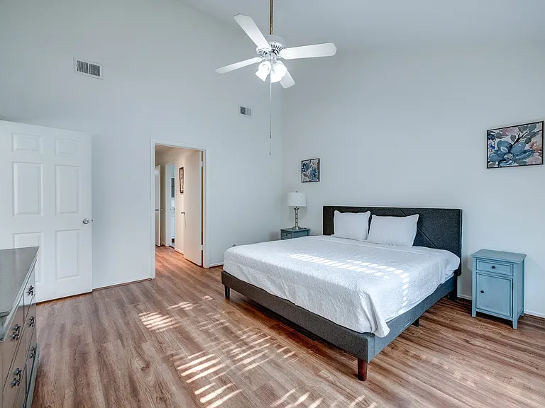1722 S Kirkwood Rd — Photo 16