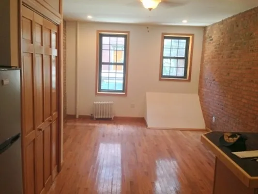 Rented by Compass | media 12