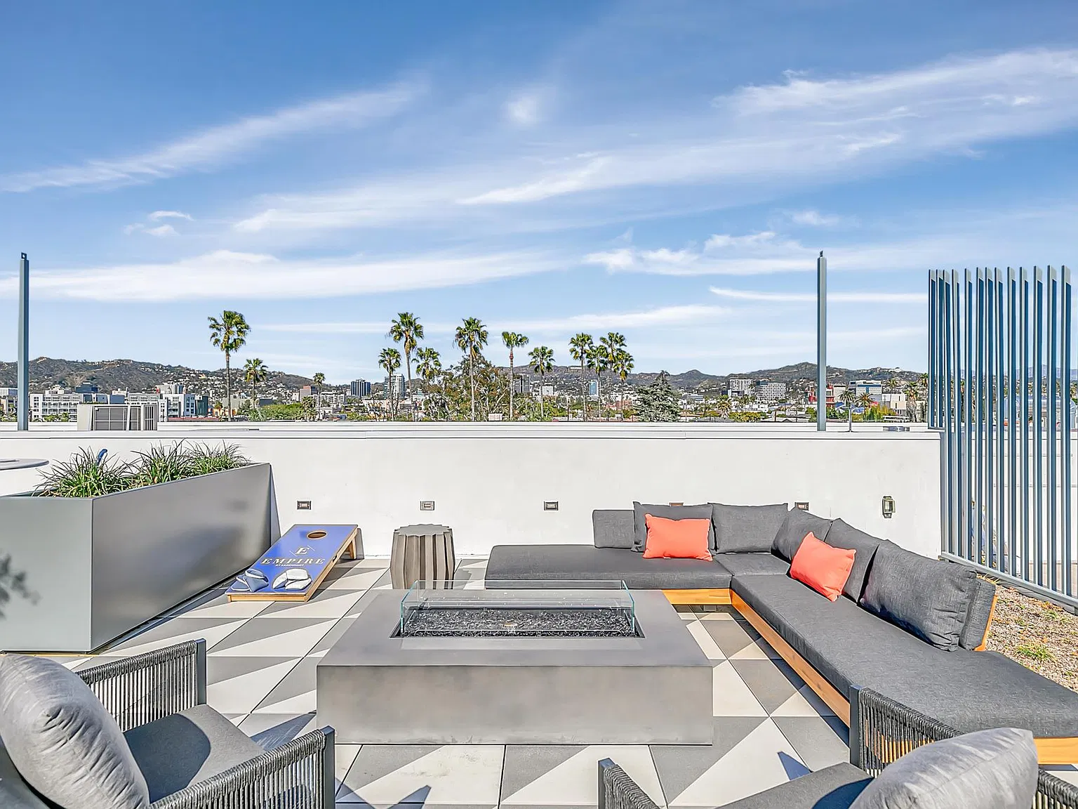 Empire at Larchmont — Photo 4