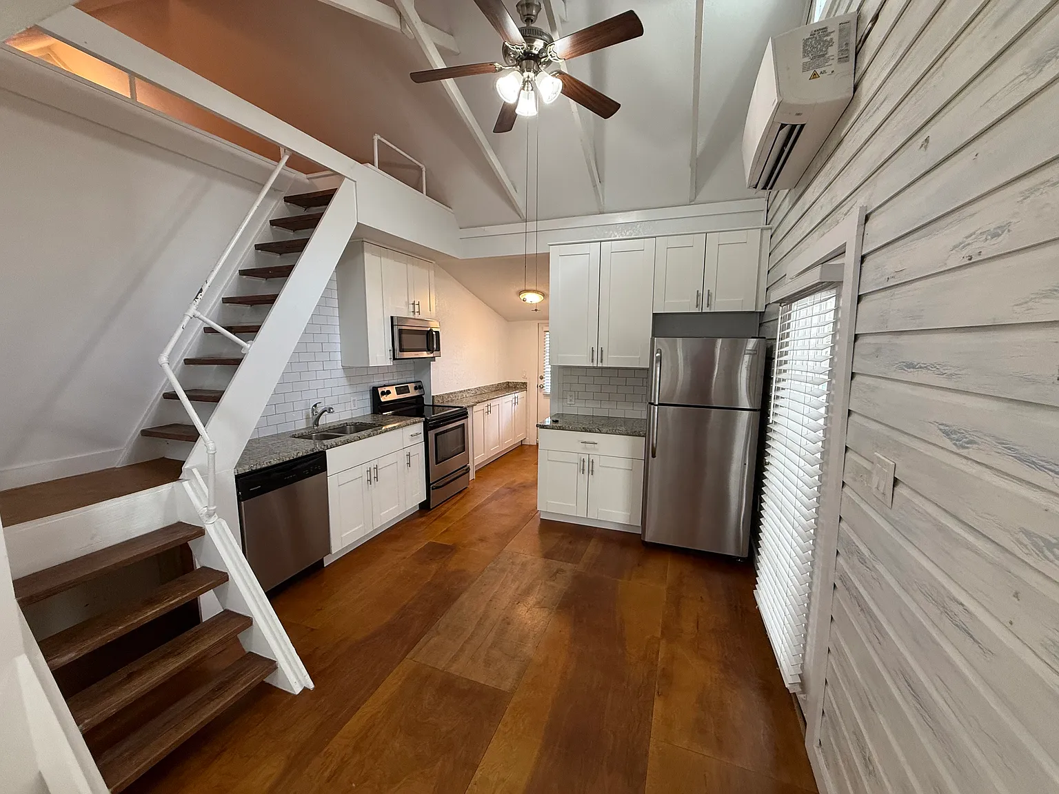 Studio, 500 sqft, $1,695 — Photo 2