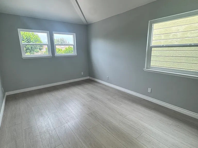 14726 Tupper St — Photo 23