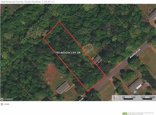 193 Woodcliff Dr, Wellford, SC 29385