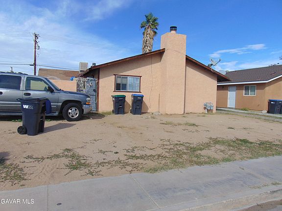 2nd image of 824 Commercial Ave