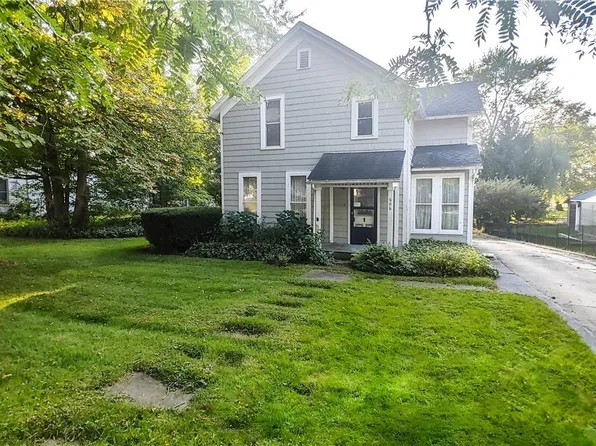 206 South St, Chardon, OH 44024