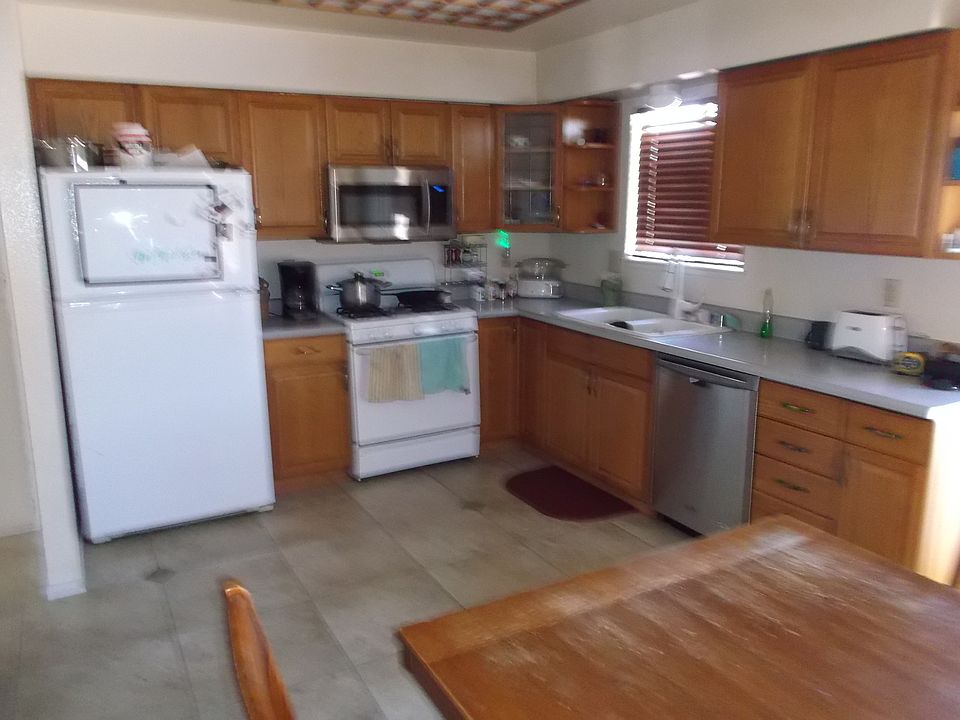 2nd image of 8405 Villaview Dr