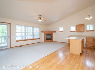 24 Redtail Bnd, Coralville, IA 52241