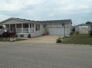 621 Bluebird Cir, Sandwich, IL 60548