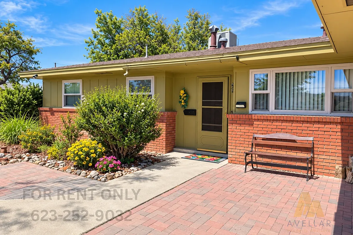 4 bed, 2.0 bath, 1815 sqft, $2,000 — Photo 1