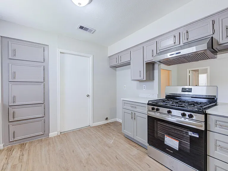 2035 Deerhurst Ln — Photo 7