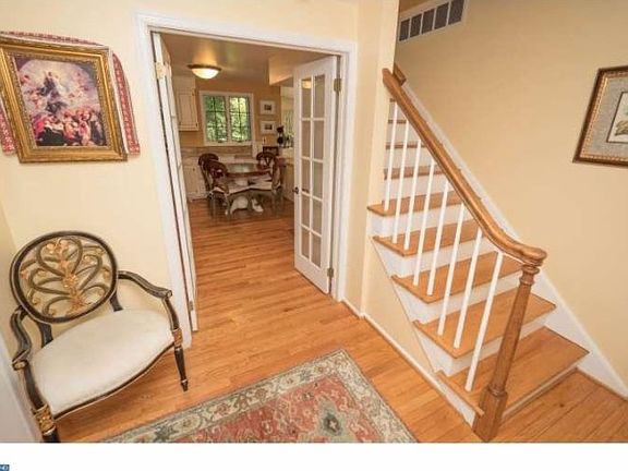 3rd image of 114 Bentwood Dr