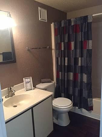 1st image of 352 Geoffrey Pl