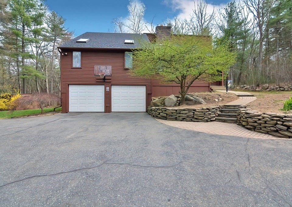 70 Hartford Ave S, Upton, MA 01568 Zillow