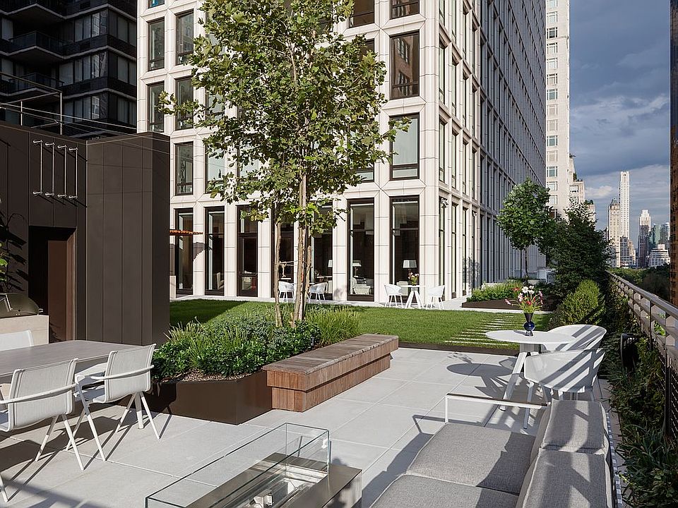 1st image of 15 W 61st St #11G