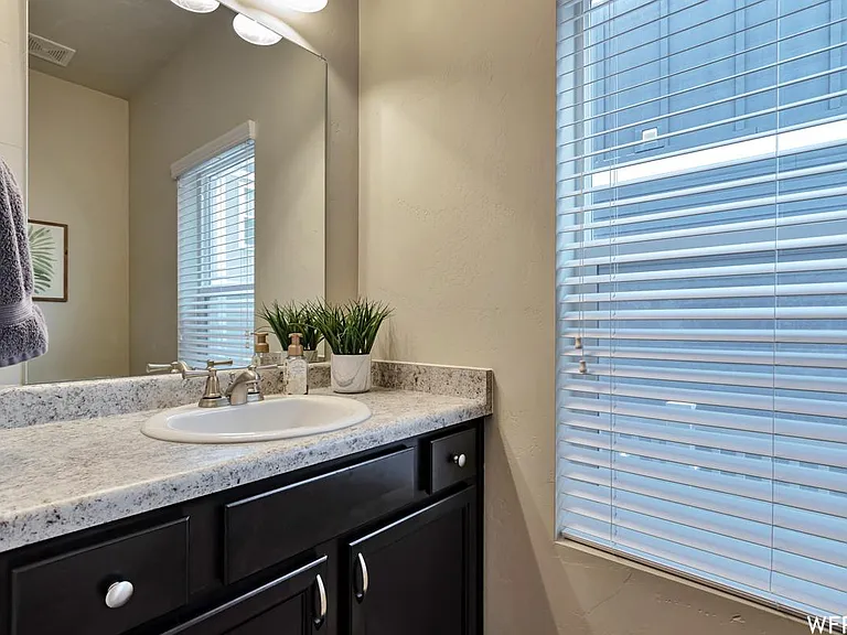 15222 S Republic Dr — Photo 7