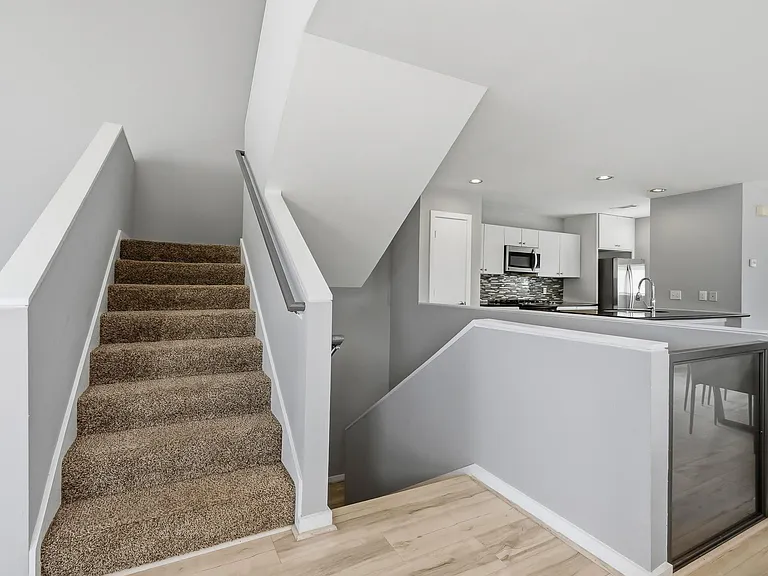 6908 Yellowstone Way Dr — Photo 17