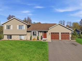 414 Maple Knoll Way NW, Saint Michael, MN 55376