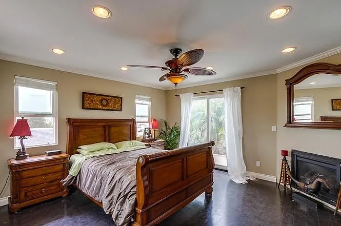 3991 Honeycutt St — Photo 12