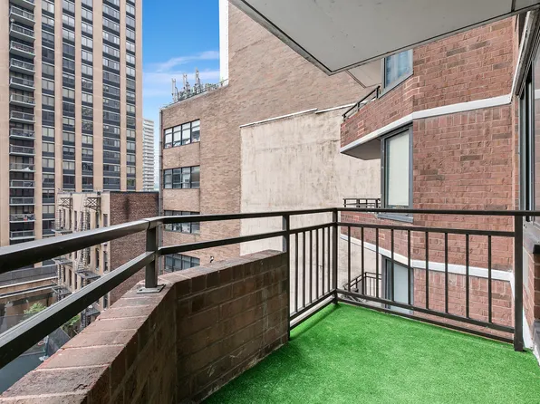 1991 Broadway image 5 of 5