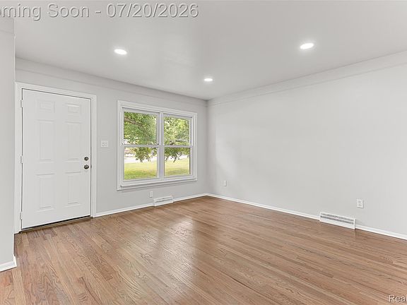 5th image of 7884 Pardee Rd