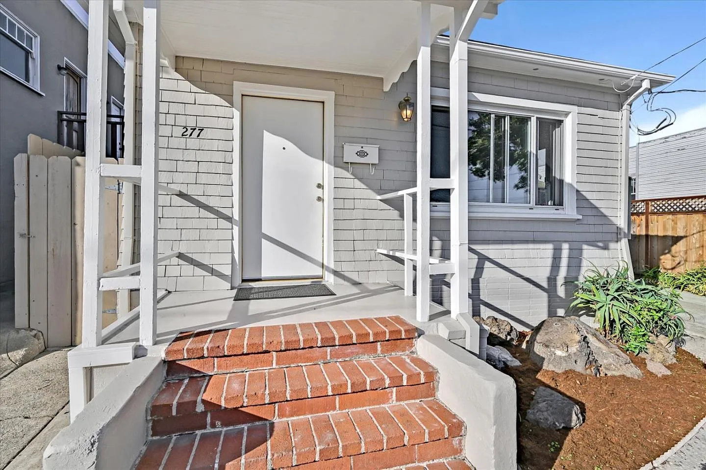 277 N San Anselmo Ave photo 1