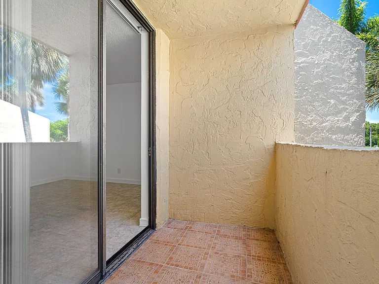 769 SE 1st Way — Photo 31