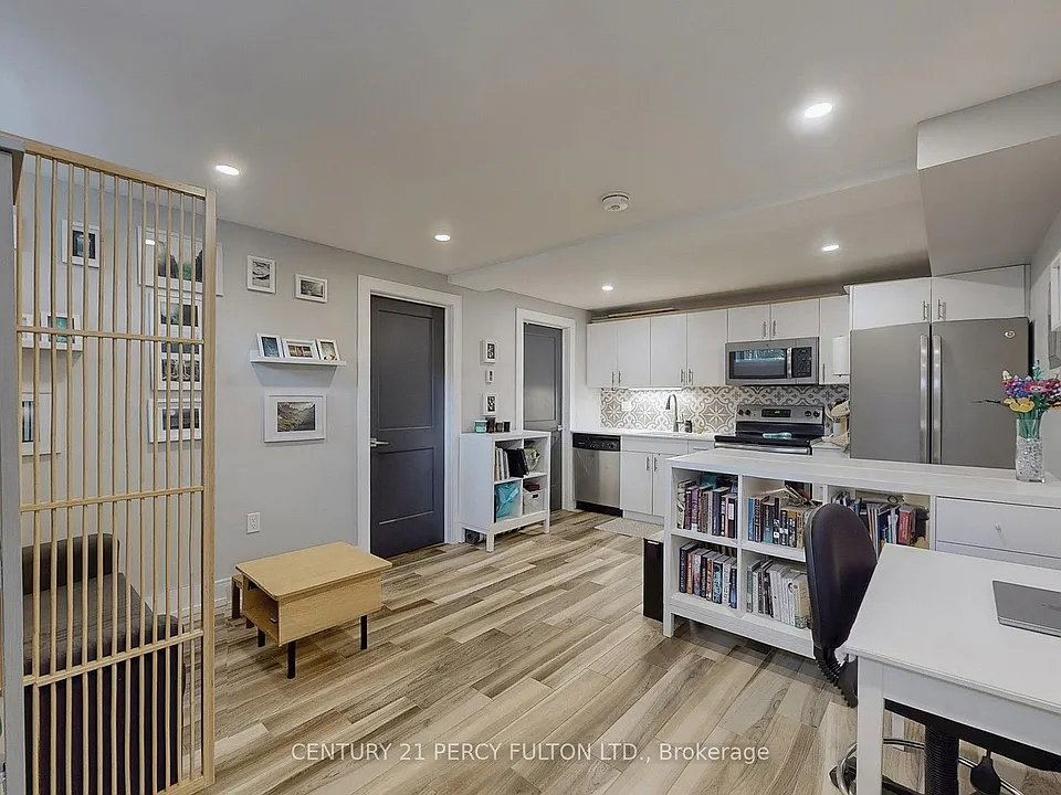 84 Wiley Ave #LOWER LEVEL