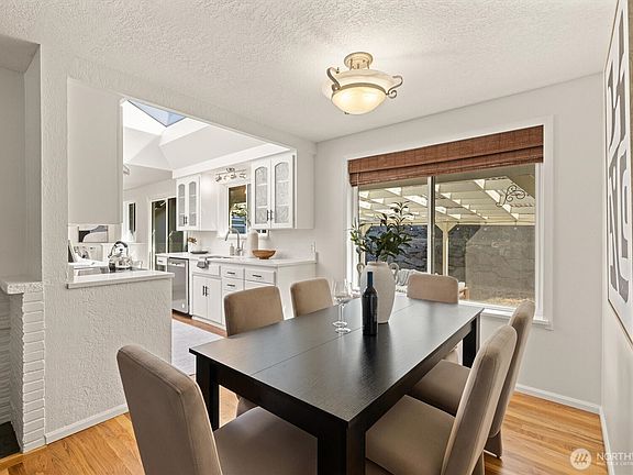 5th image of 912 165th Avenue SE
