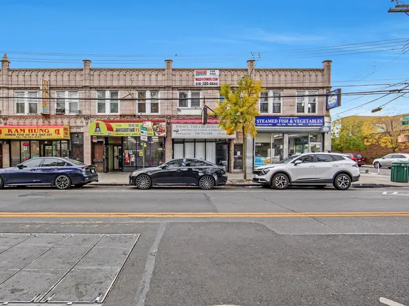 172-04 Linden Boulevard image 2 of 7