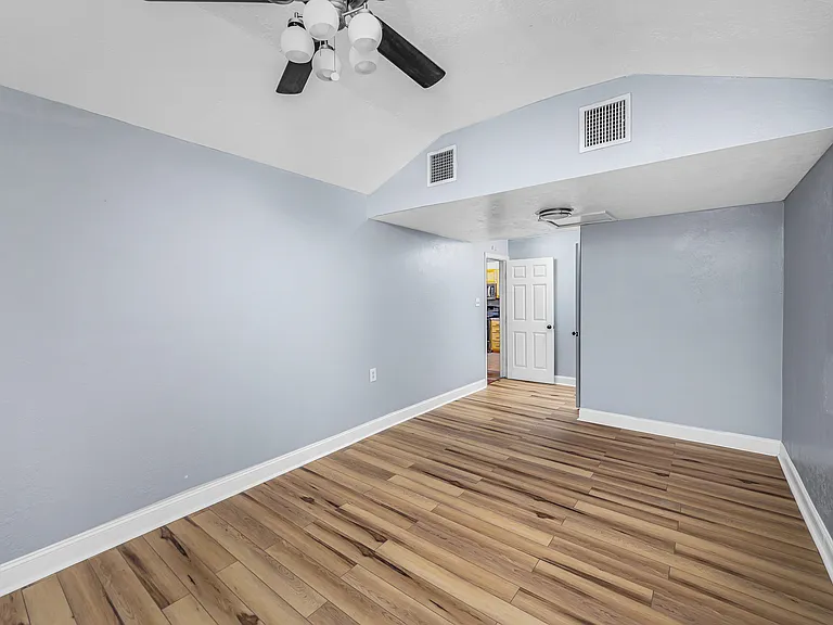 1904 NW Lake Ave — Photo 17