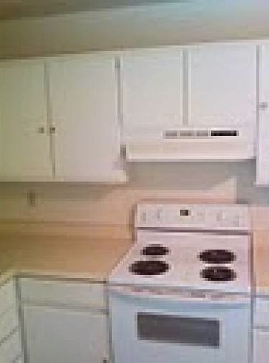 2nd image of 27941 Thornton Ct