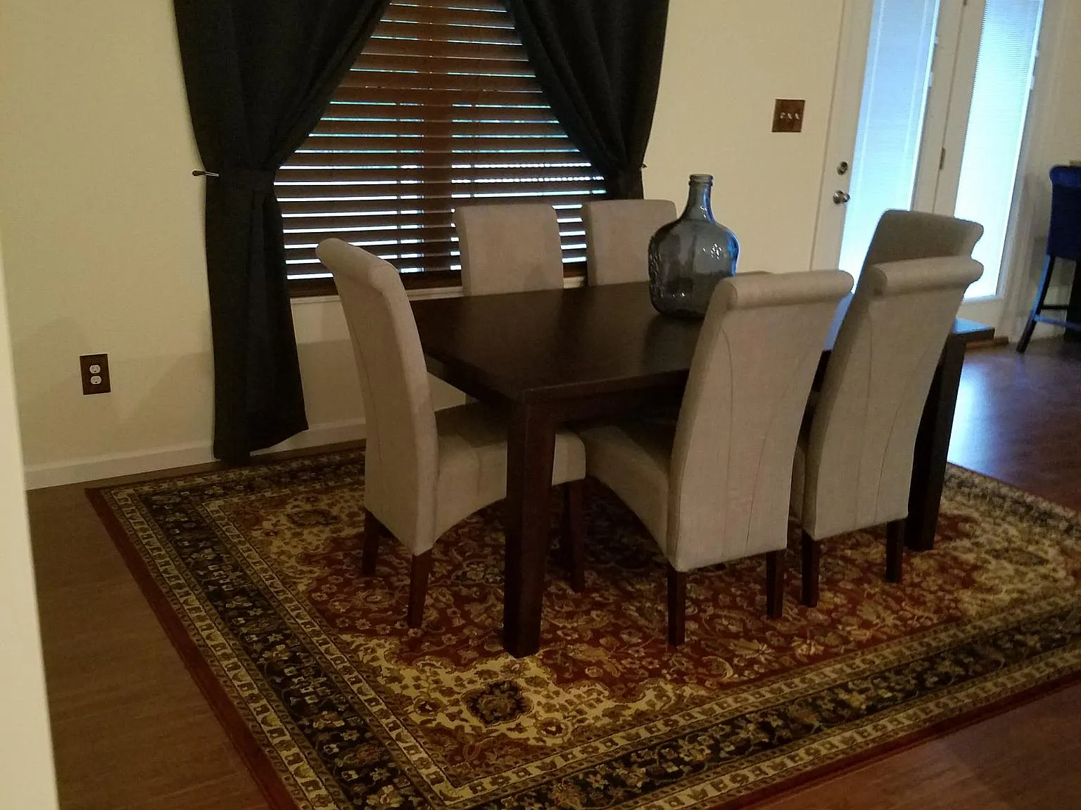 4 bed, 1945 sqft, $4,500 — Photo 2