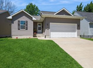 1634 8th St NW, Cedar Rapids, IA 52405