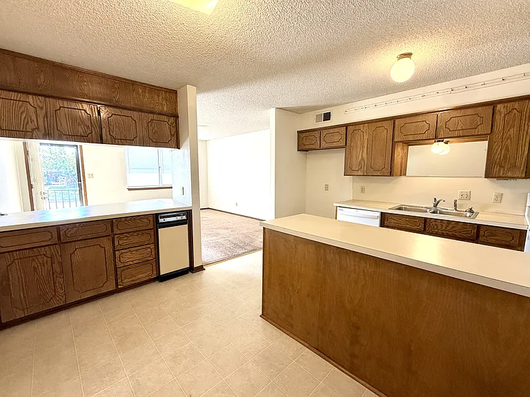 2208 Shenandoah Dr — Photo 5