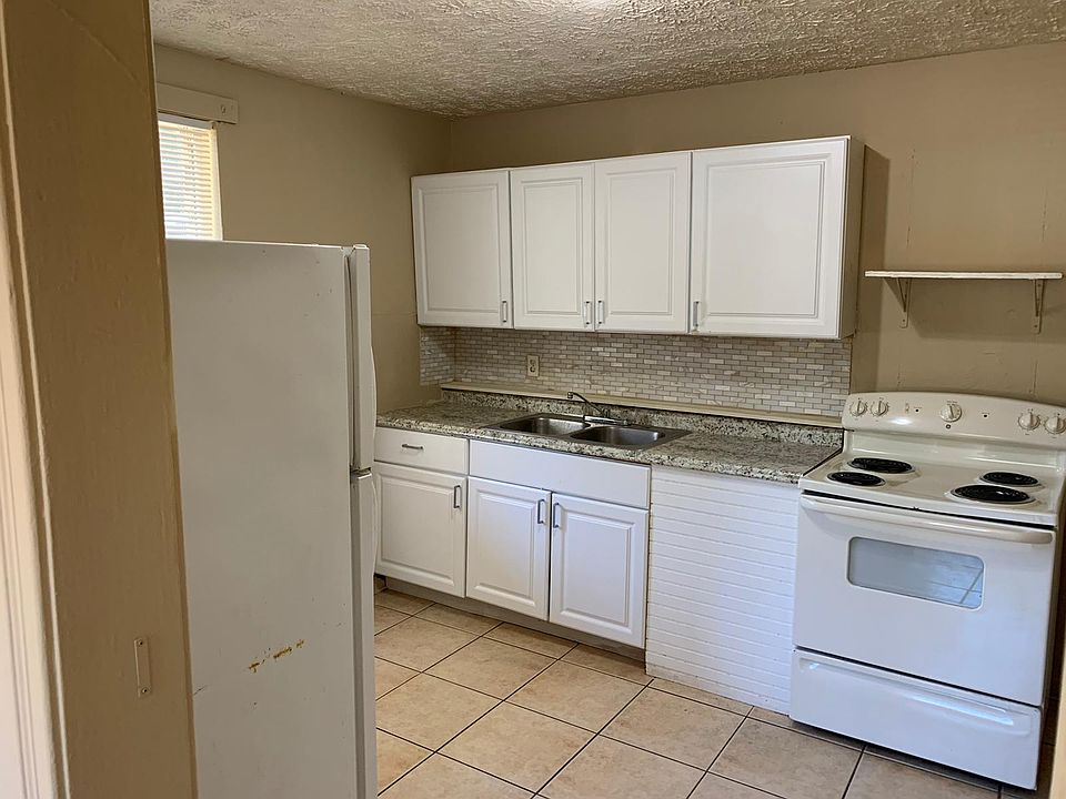 1st image of 5218 Lexington Ave #1