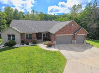 2401 Lexiter Ln, Troy, IL 62294