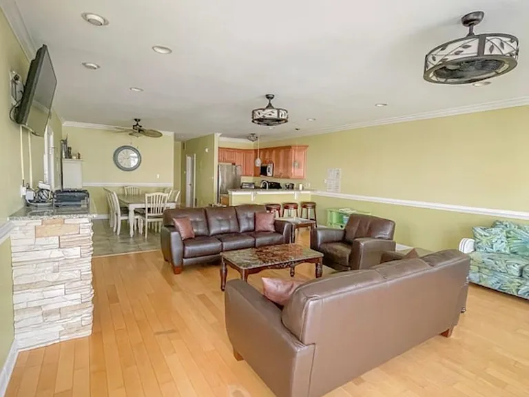 415 E 23rd Ave #100 — Photo 9