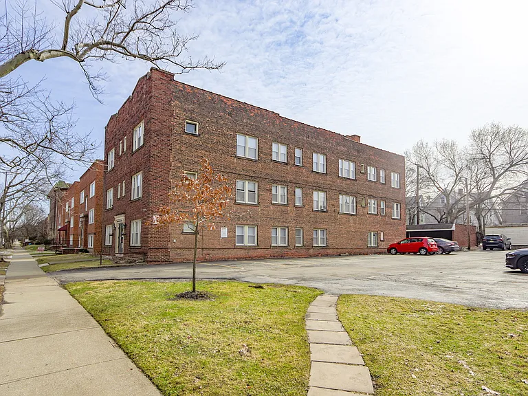 2660 Mayfield Rd #10 — Photo 1
