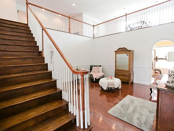 5th image of 396 Highland Lakes Dr