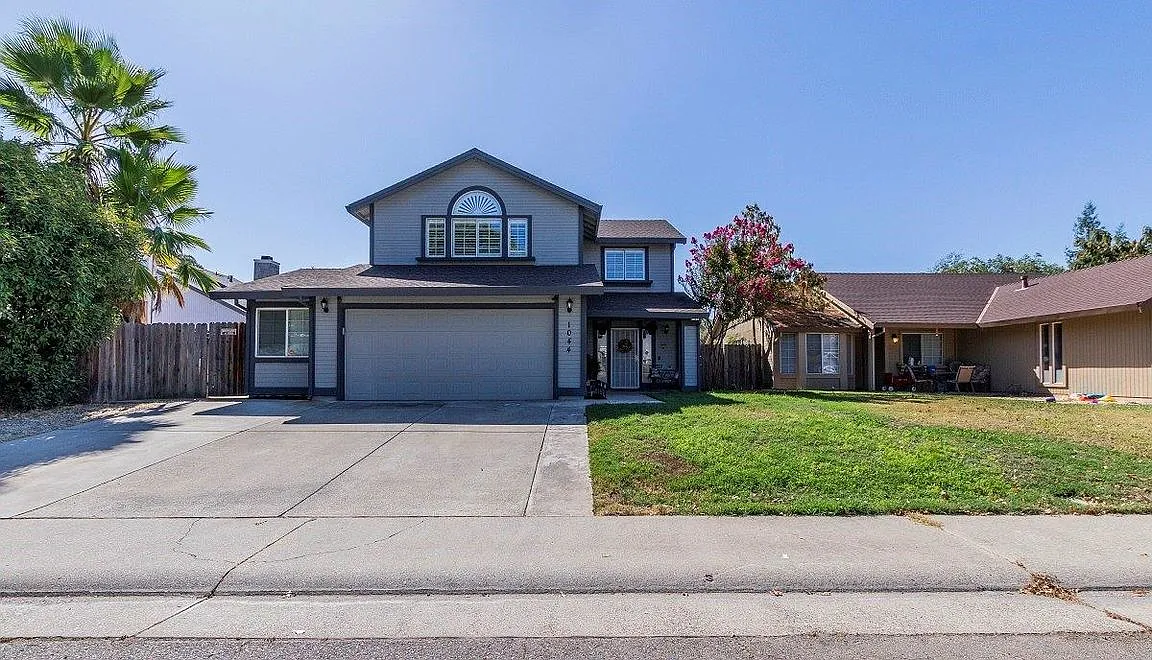 1044 Fallon Woods Way photo 1