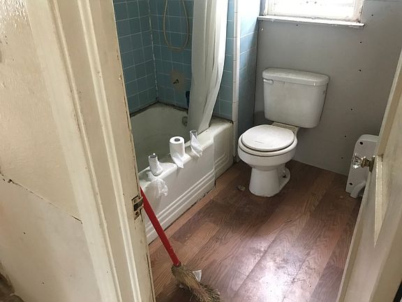 3rd image of 1444 Elmwood Ave